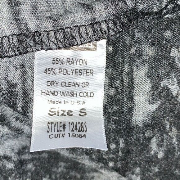 Vocal gray and black Aztec graphic top - Picture 8 of 8